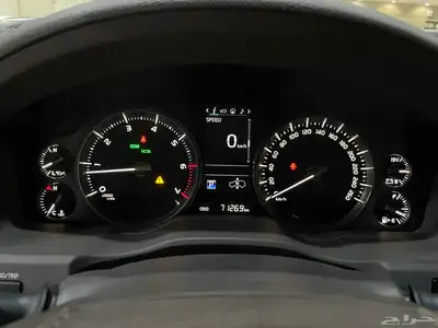 للبيع جيب VXS فل كامل 2016 بريمي عداد قليل 71 الف 18