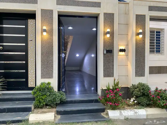 فيلا روف بدرج داخلي وخارجي طريق ال 100 ونادي ضمك 1