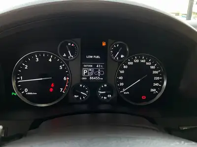 للبيع لكزس LX570DD فل كامل 2014 عبداللطيف عداد قليل 86 الف 18