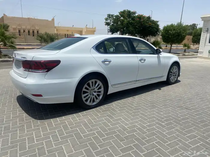 للبيع لكزس 460 L موديل 2015 4