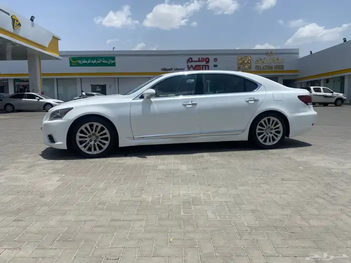 للبيع لكزس 460 L موديل 2015 0