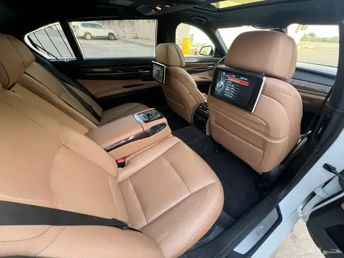 بي ام دبليو 750Li 2014 (بحالة ممتازة) 14