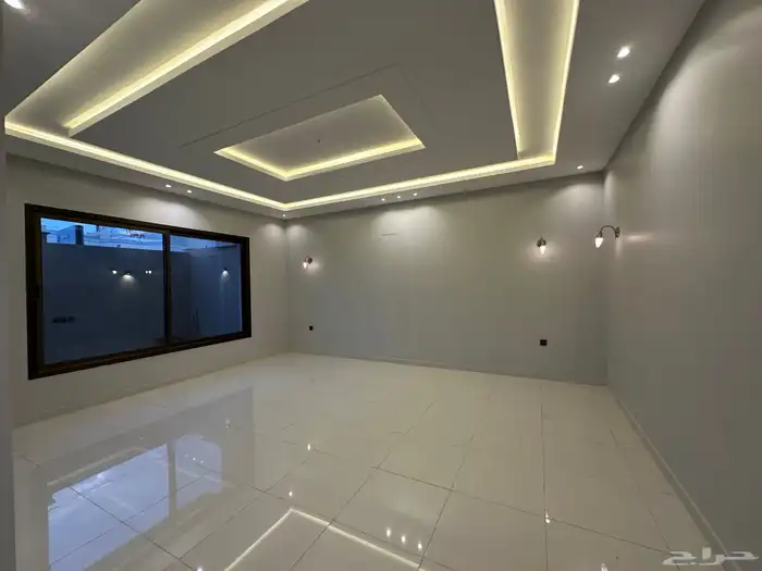 للبيع فلل راقيه بموقع مكتمل الخدمات وبالقرب من الممشي 4