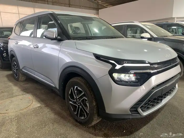 كيا كارينز 2025 نص فل 7 مقاعد بمواصفات اعلى و افضل سعر 2