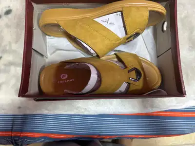 نعال جديده لم تستخدم مقاس 43 0