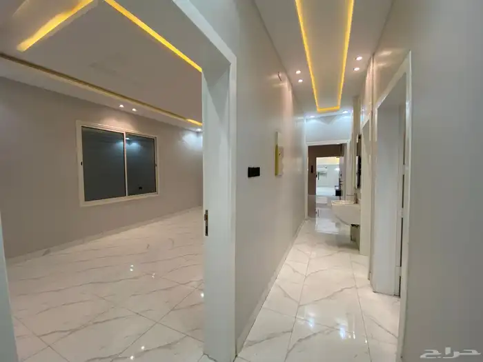 فيلا روف بدرج داخلي وخارجي طريق ال 100 ونادي ضمك 24