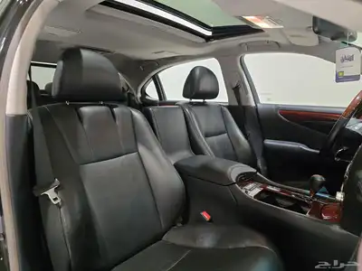 لكزس LS460 موديل 2010 بحالة ممتازة 6