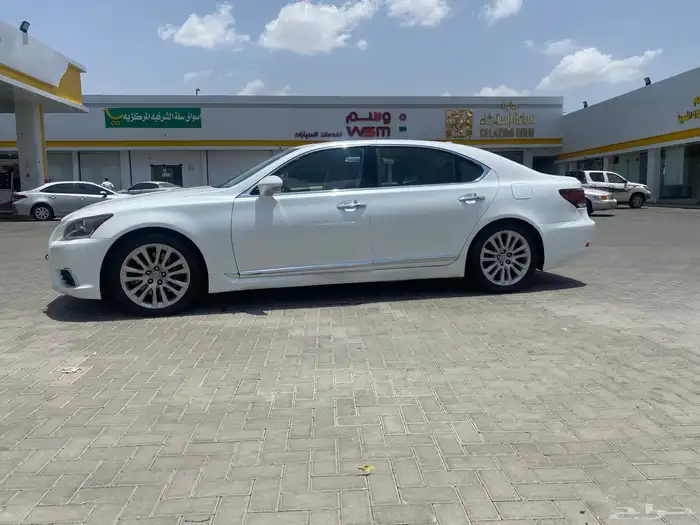 للبيع لكزس 460 L موديل 2015 3