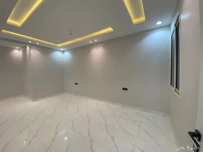 فيلا روف بدرج داخلي وخارجي طريق ال 100 ونادي ضمك 30