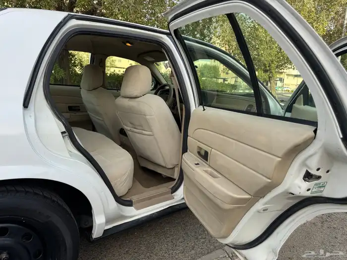 فورد فكتوريا 2010 بوليسي نظيف جدا 16