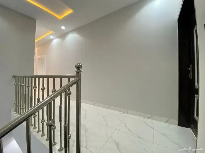 فيلا روف بدرج داخلي وخارجي طريق ال 100 ونادي ضمك 21