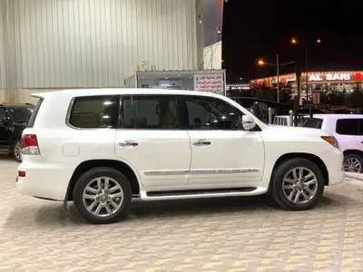 لكزس 2014 LX570 سعودي 3