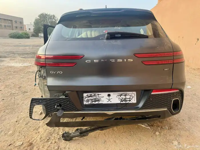 جينيسيس GV70 بريستيج بلس موديل 2023 مصدومه 0
