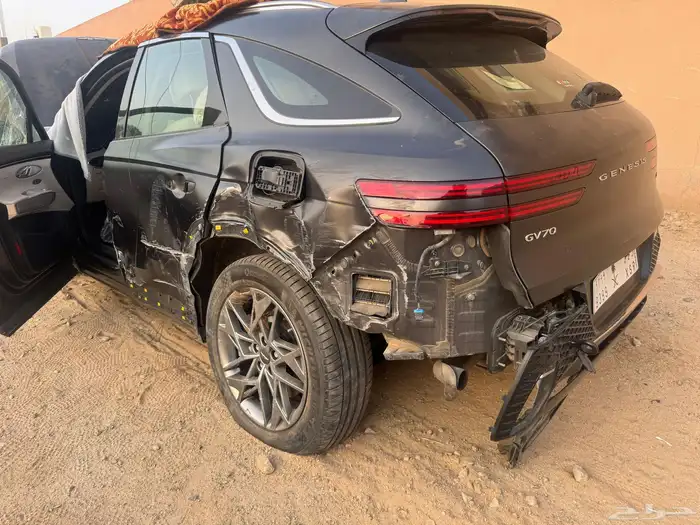 جينيسيس GV70 بريستيج بلس موديل 2023 مصدومه 1