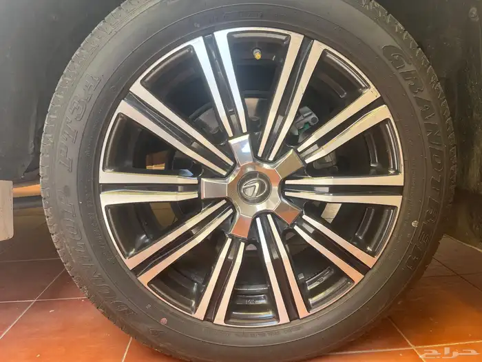 للبيع او البدل المناسب لكزس 570 LX فل كامل DD 60