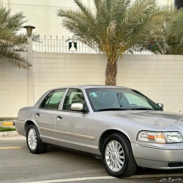 للبيع فورد ماركيز 2011 نظيف 1