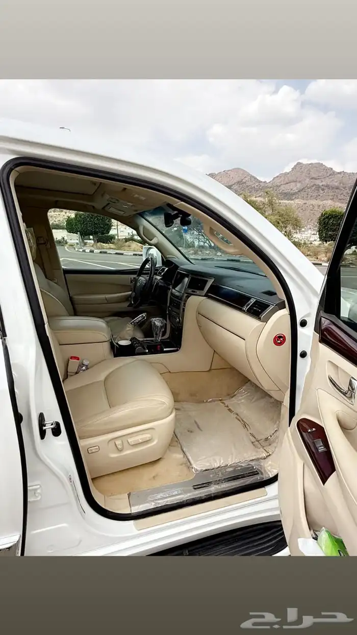 لكزس 2014 سعودي 570 3