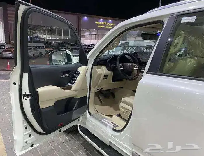 يتوفر لاندكروزر ديزل 2025 اصفار لمبيعات البنوك بأقل ربح0.35 10