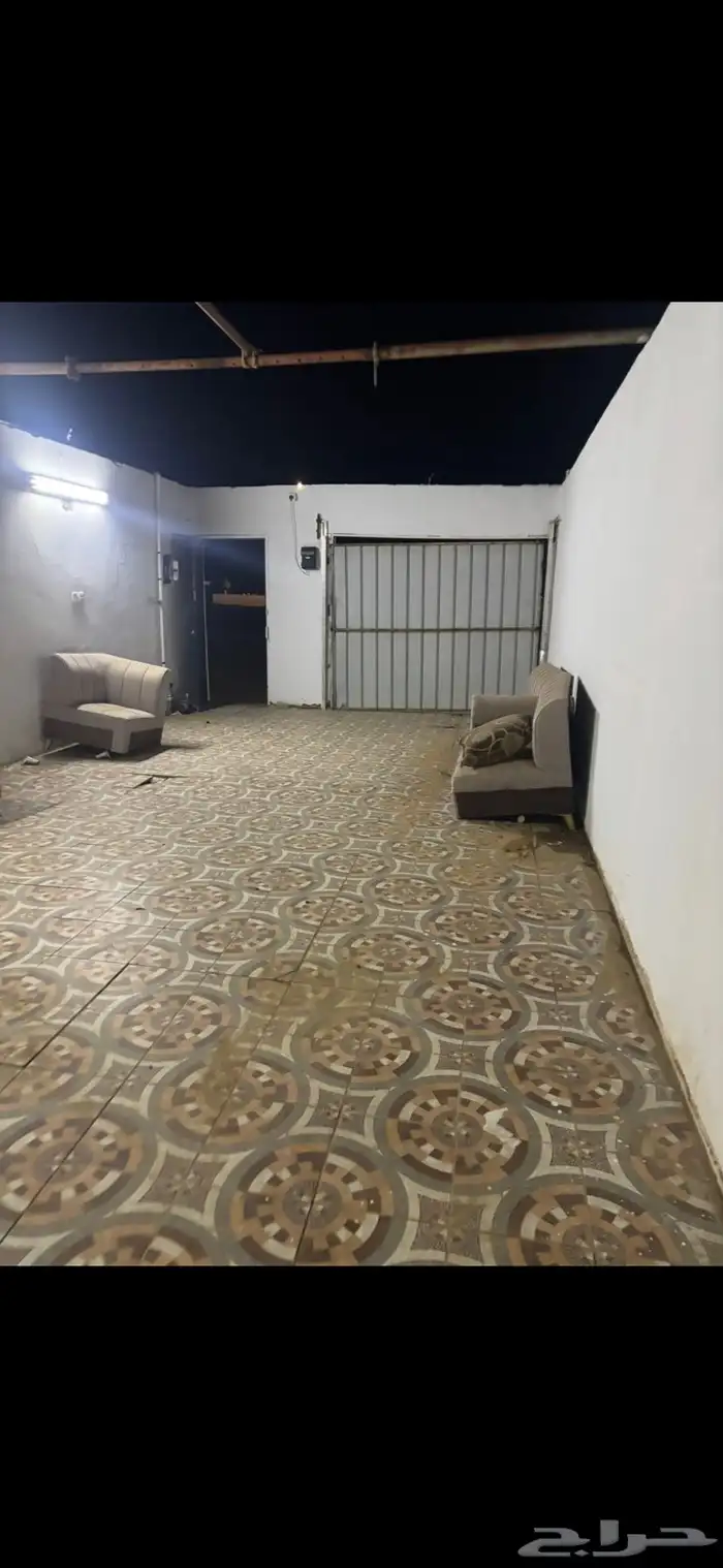 للبيع استراحات عزاب معا حوش 20
