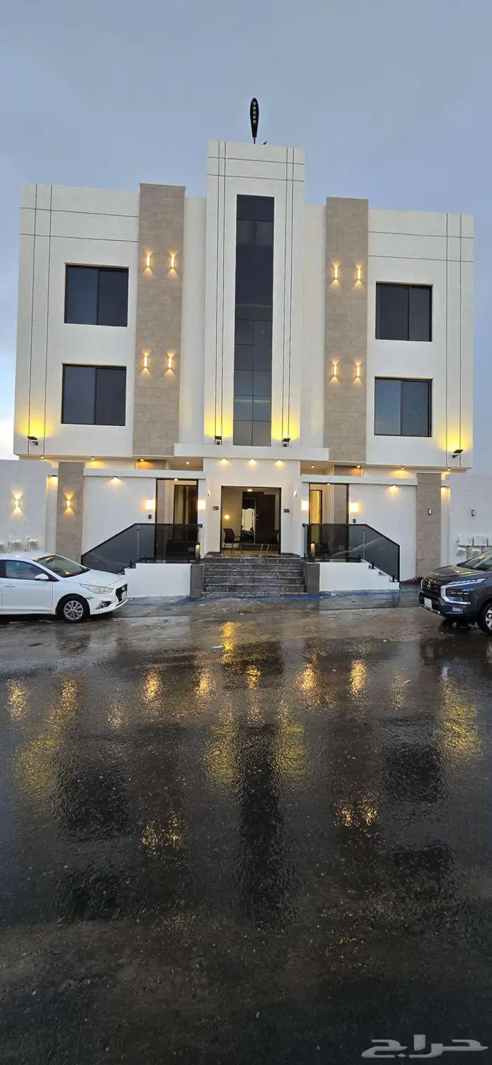 للبيع أدوار ارضيه وشقق علويه VIP بسطح 6غرف أبها حي البديع 0
