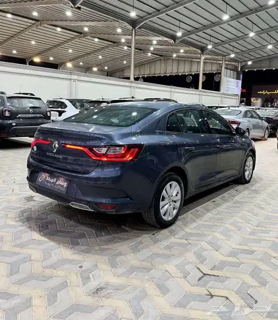 عرض خاص رينو ميجان 1.6 استاندر موديل 2023 بطاقه جمركيه 4