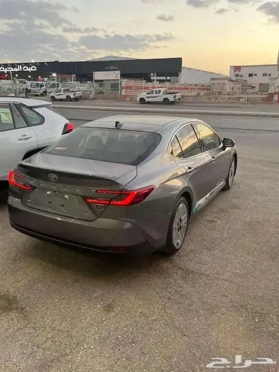 تويوتا كامري ال اي هايبرد 2025 3