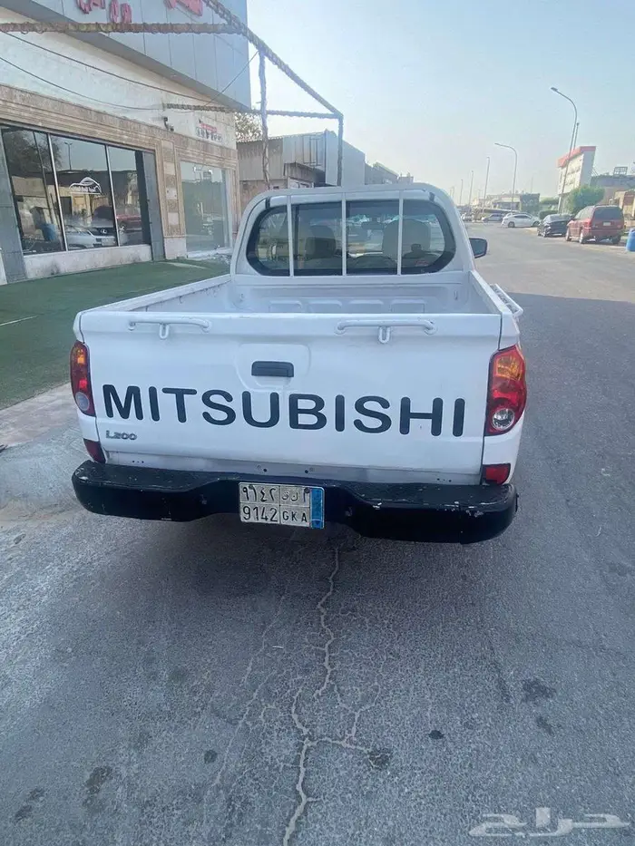 متسوبيشي 2011 بكب غمارتين L200 القير عادي بنزين للبيع 5