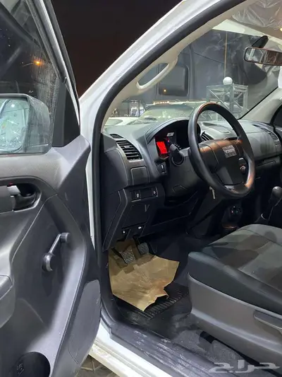 إيسوزو ديماكس غماره 2025 دبل قير عادي زجاج عادي 3