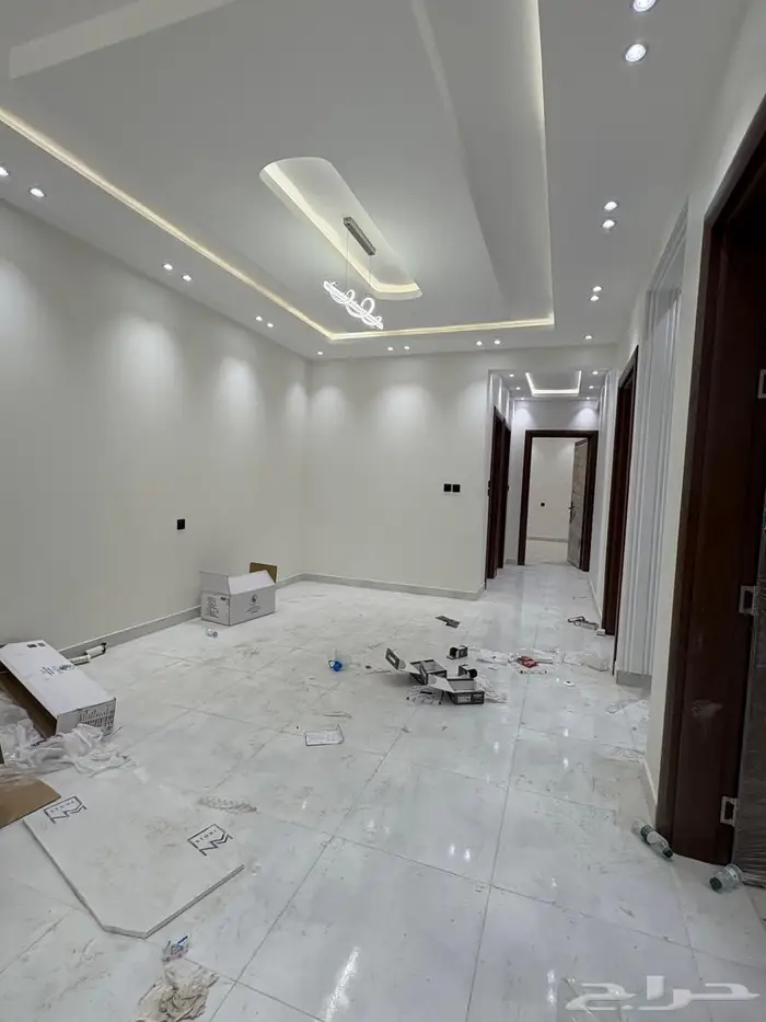 عمارة تجارية - شقق جديدة و محلات للايجار - المحالة 7