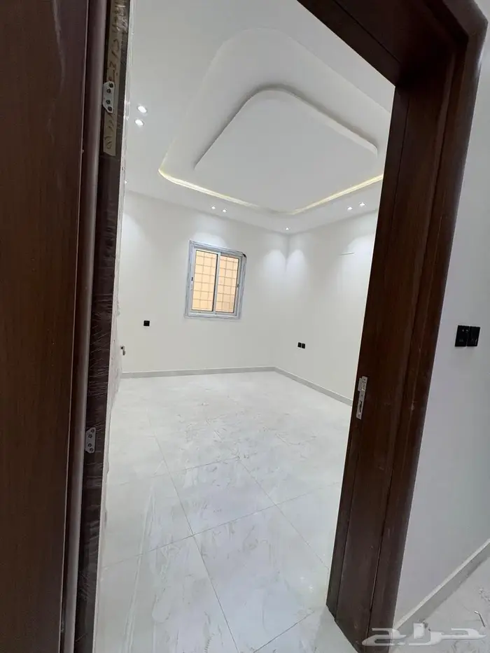 عمارة تجارية - شقق جديدة و محلات للايجار - المحالة 13
