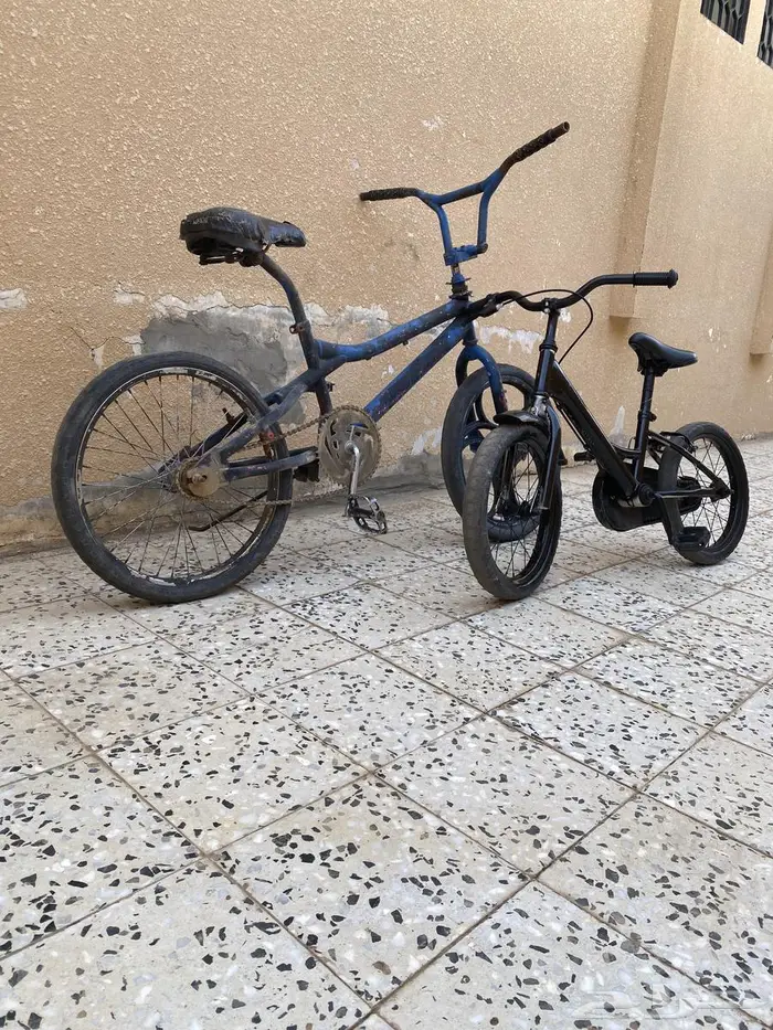 للبيع سيكل عدد 2 واحد كبير و احد وسط كبير رمان خربان 1