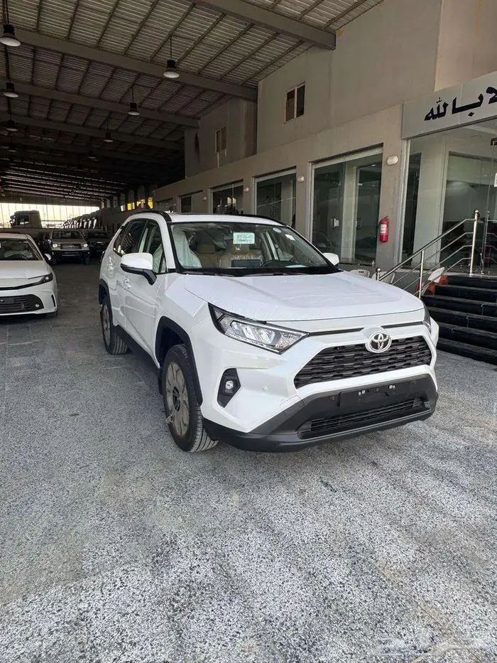 تويوتا راف فور فتحه 2000 cc ابيض موديل 2025 5