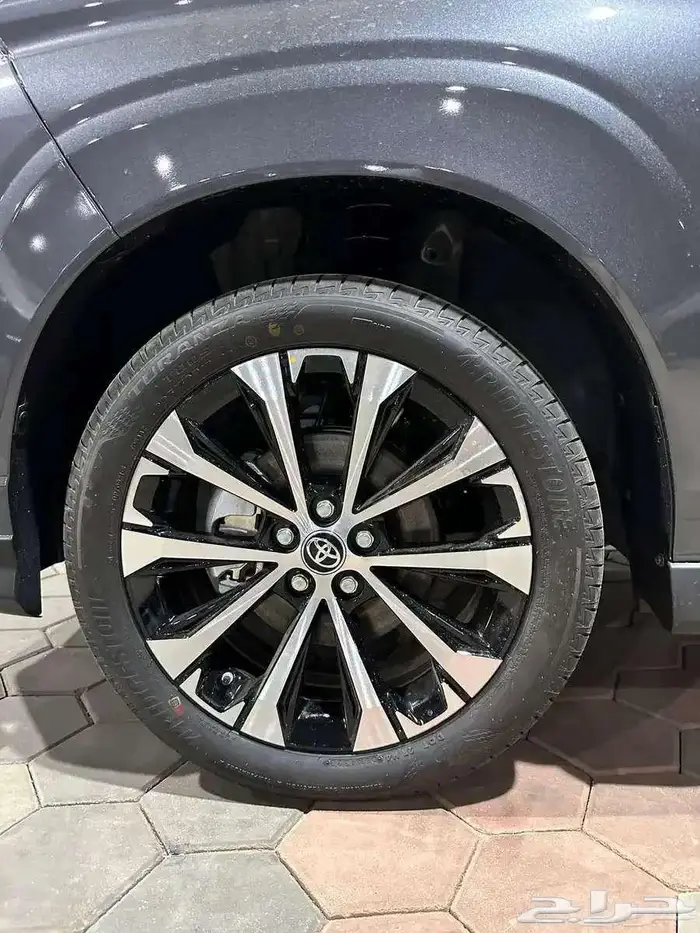 تويوتا فيلوز GLX 2025 4