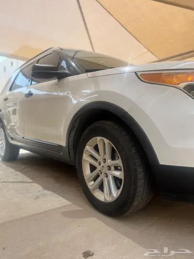 2014 Ford Explorer 4X4 (White) Excellent Condition index