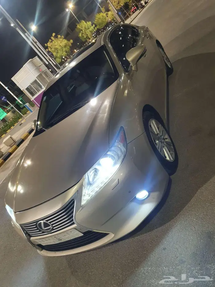 للبيع لكزس ES250 ذهبي 2013 9