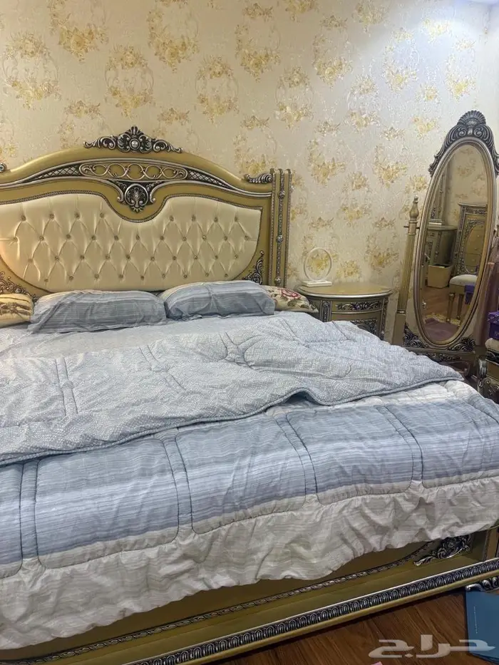 غرفة نوم للبيع بحالة ممتازه 1