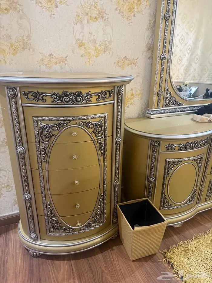 غرفة نوم للبيع بحالة ممتازه 2