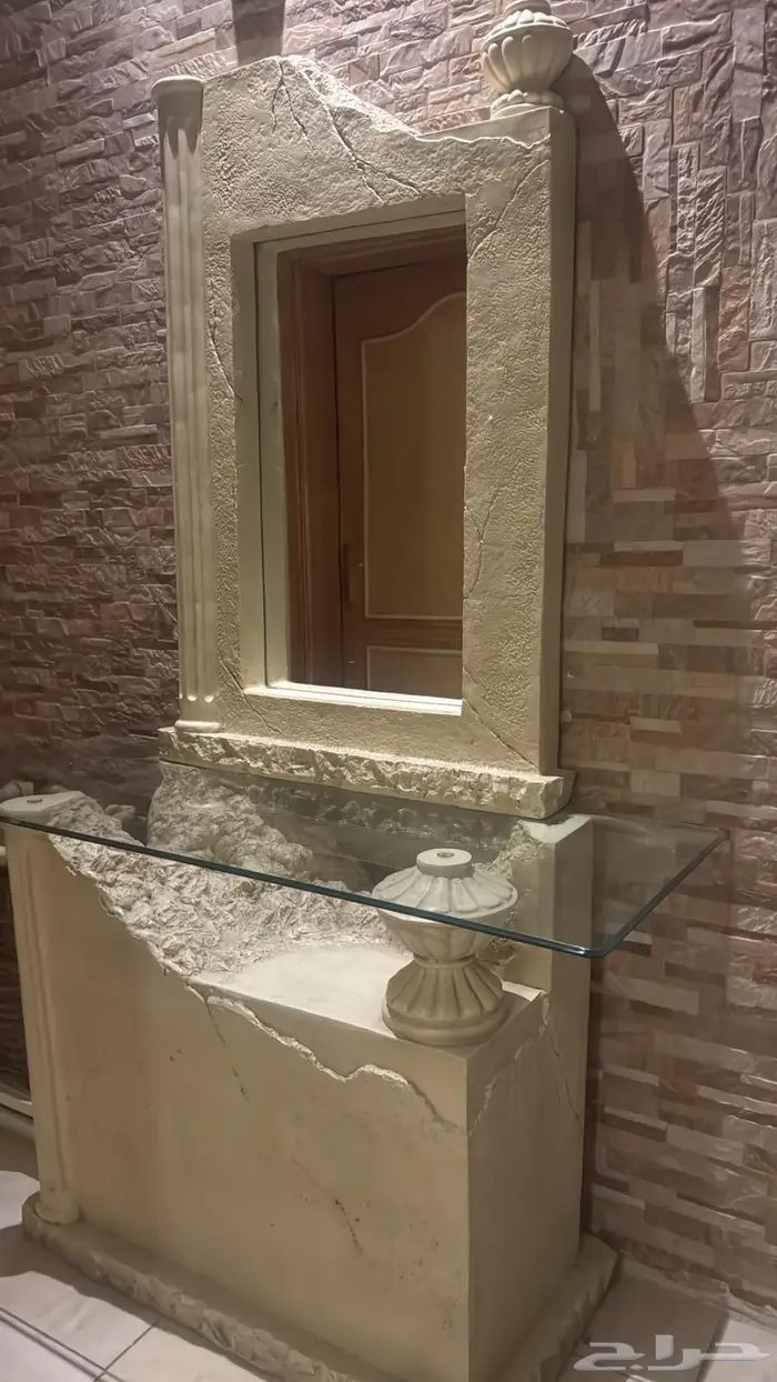 مدخل مكون من طاولة ومرايا 100 ريال 2