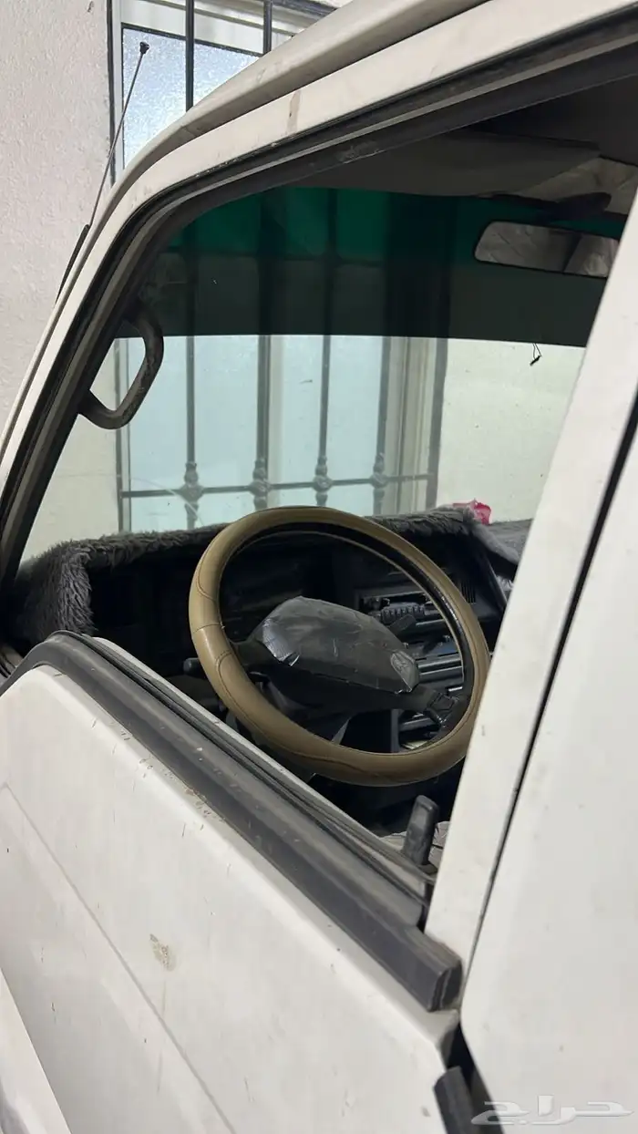 باص نقل بضائع نيسان 0