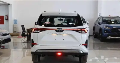 تويوتا فيلوز GLX فل موديل 2025 ابيض و رصاصي واسود 10