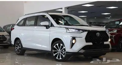 تويوتا فيلوز GLX فل موديل 2025 ابيض و رصاصي واسود 8