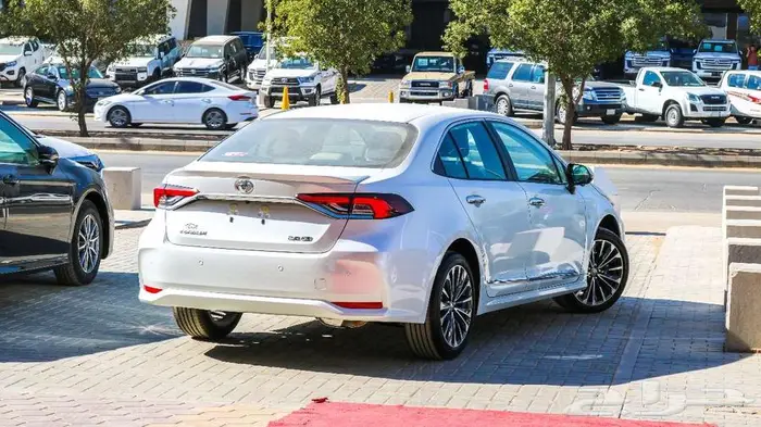 كورولا XLI بصمة فتحة سقف محرك 2.0 موديل 2025 4