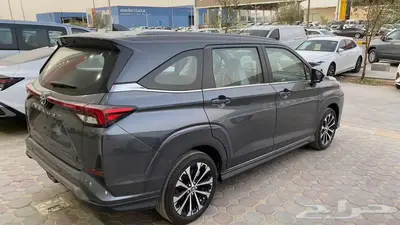 تويوتا فيلوز GLX موديل 2025 أصفار 4