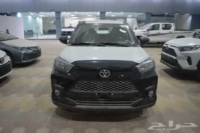 تويوتا فيلوز GLX فل موديل 2025 ابيض و رصاصي واسود 6