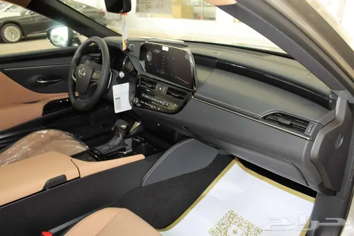 لكزس-ES250 AA -خليجي-2025-جناح-تشغيل عن بعد-ازياق جانبيه 10