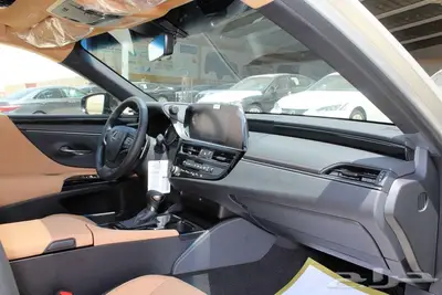 لكزس-ES250 AA-خليجي-2024-جناح-تشغيل عن بعد-ازياق جانبيه 14