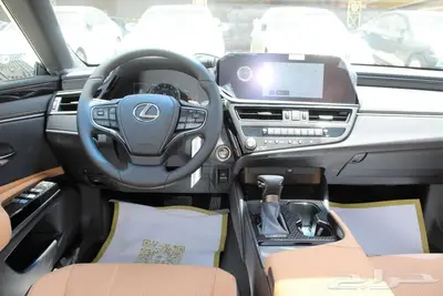 لكزس-ES250 AA-خليجي-2024-جناح-تشغيل عن بعد-ازياق جانبيه 7