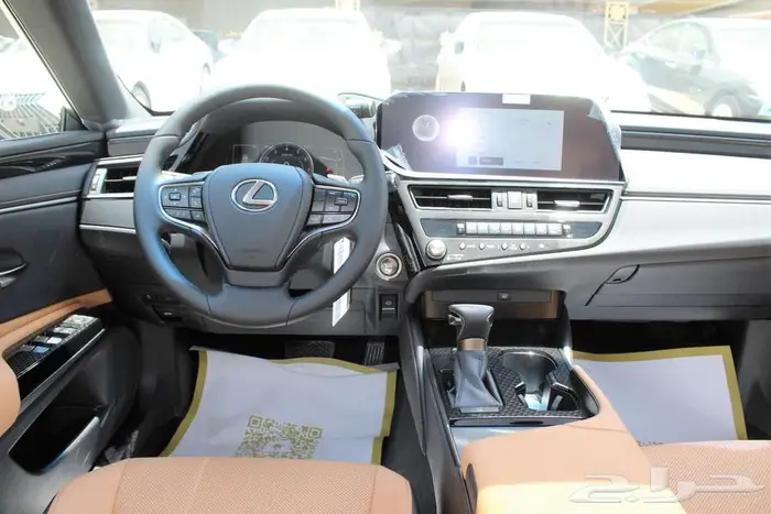 لكزس-ES250 AA-خليجي-2024-جناح-تشغيل عن بعد-ازياق جانبيه 7