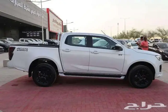 ايسوزو ديماكس GT 2025 8