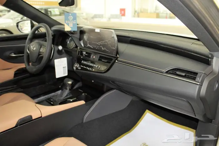 لكزس-ES250 AA-خليجي-2025-جناح-تشغيل عن بعد-ازياق جانبيه 7